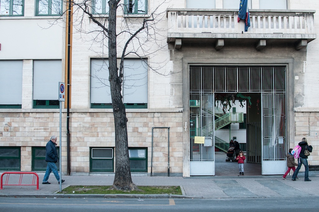 Scuola Luigi Einaudi (Cuneo)